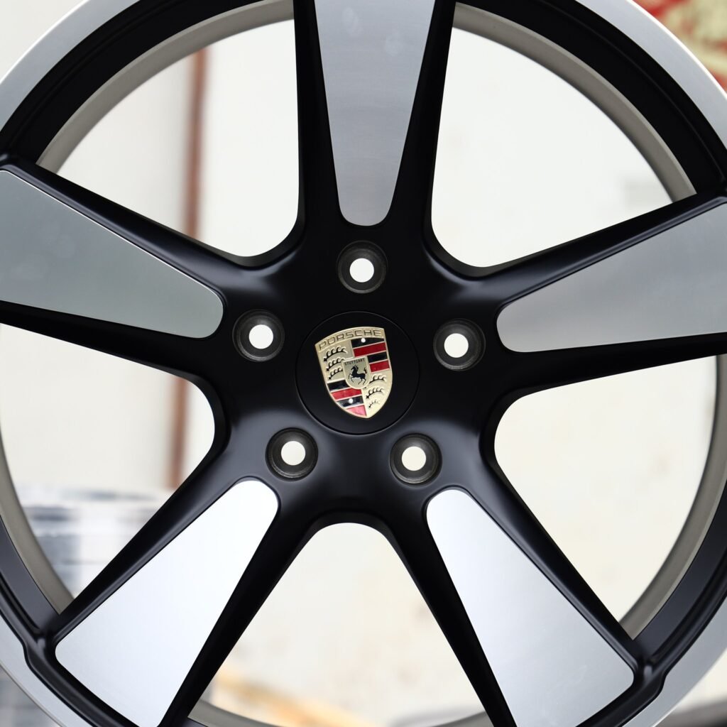Porsche 911 wheels – Gloss Black / Machined 5 Split-Spoke (Porsche OEM-Style), lip and barrel detail