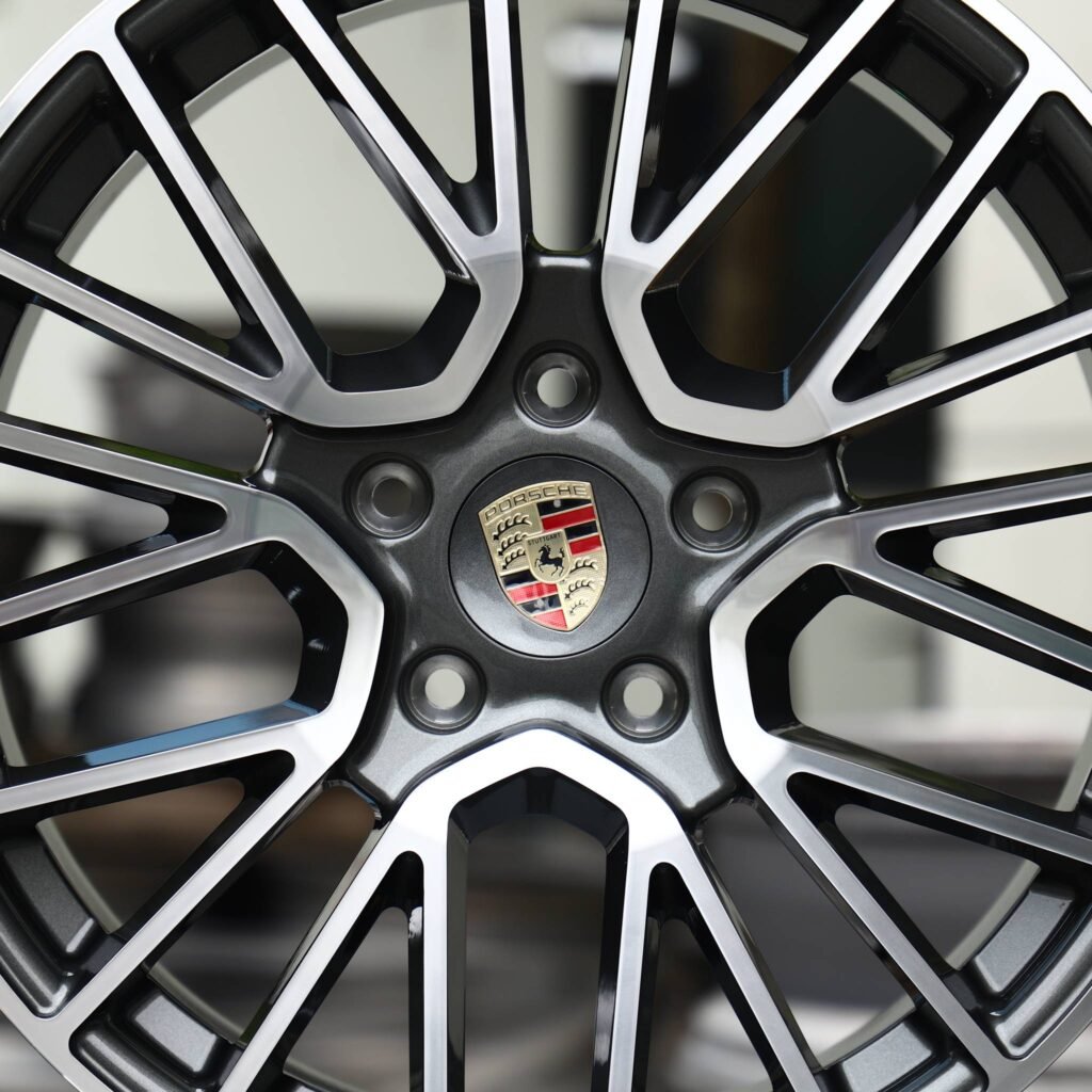Porsche 911 wheels – Gloss Black Machined Mesh (Porsche OEM-Style), lip and barrel detail