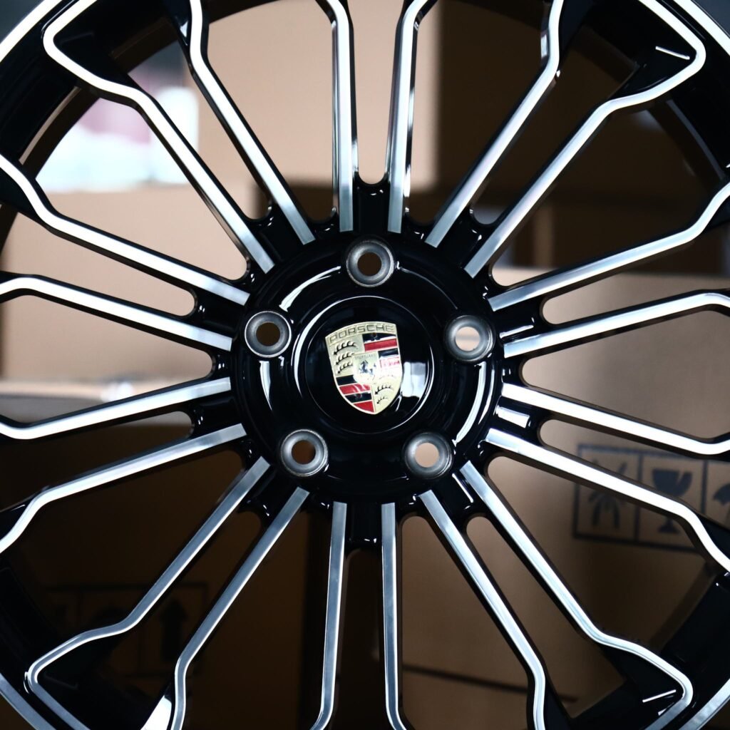 Porsche 911 wheels – Gloss Black Machined Multi-Spoke (Porsche OEM-Style), lip and barrel detail