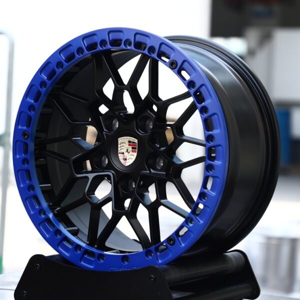 Porsche 911 wheels – Gloss Black Mesh Blue-Ring Beadlock (Porsche OEM-Style), front view