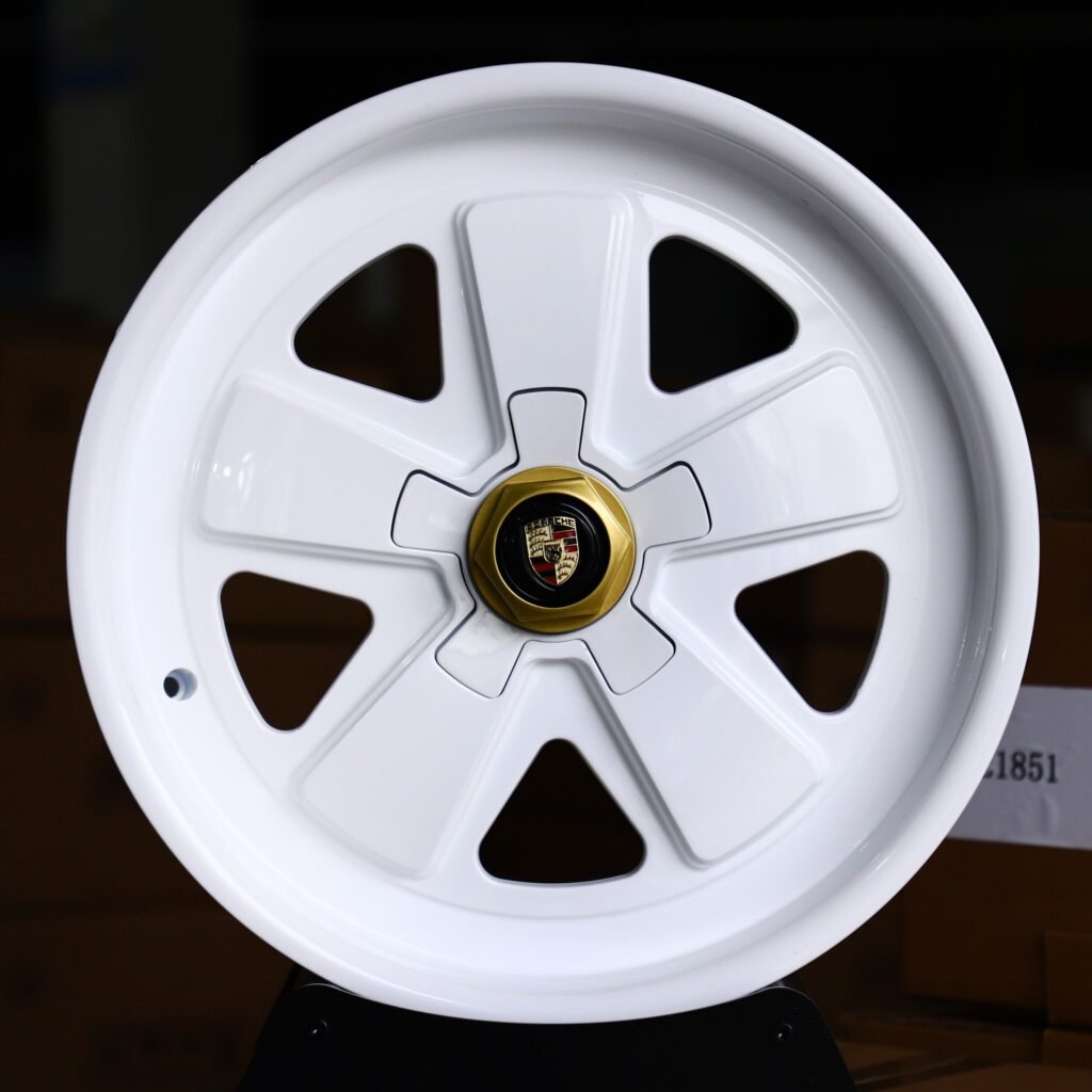 Porsche 911 wheels – Gloss White Classic 5-Spoke Deep Lip (Porsche OEM-Style), front view