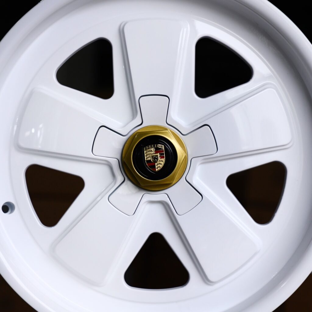 Porsche 911 wheels – Gloss White Classic 5-Spoke Deep Lip (Porsche OEM-Style), lip and barrel detail