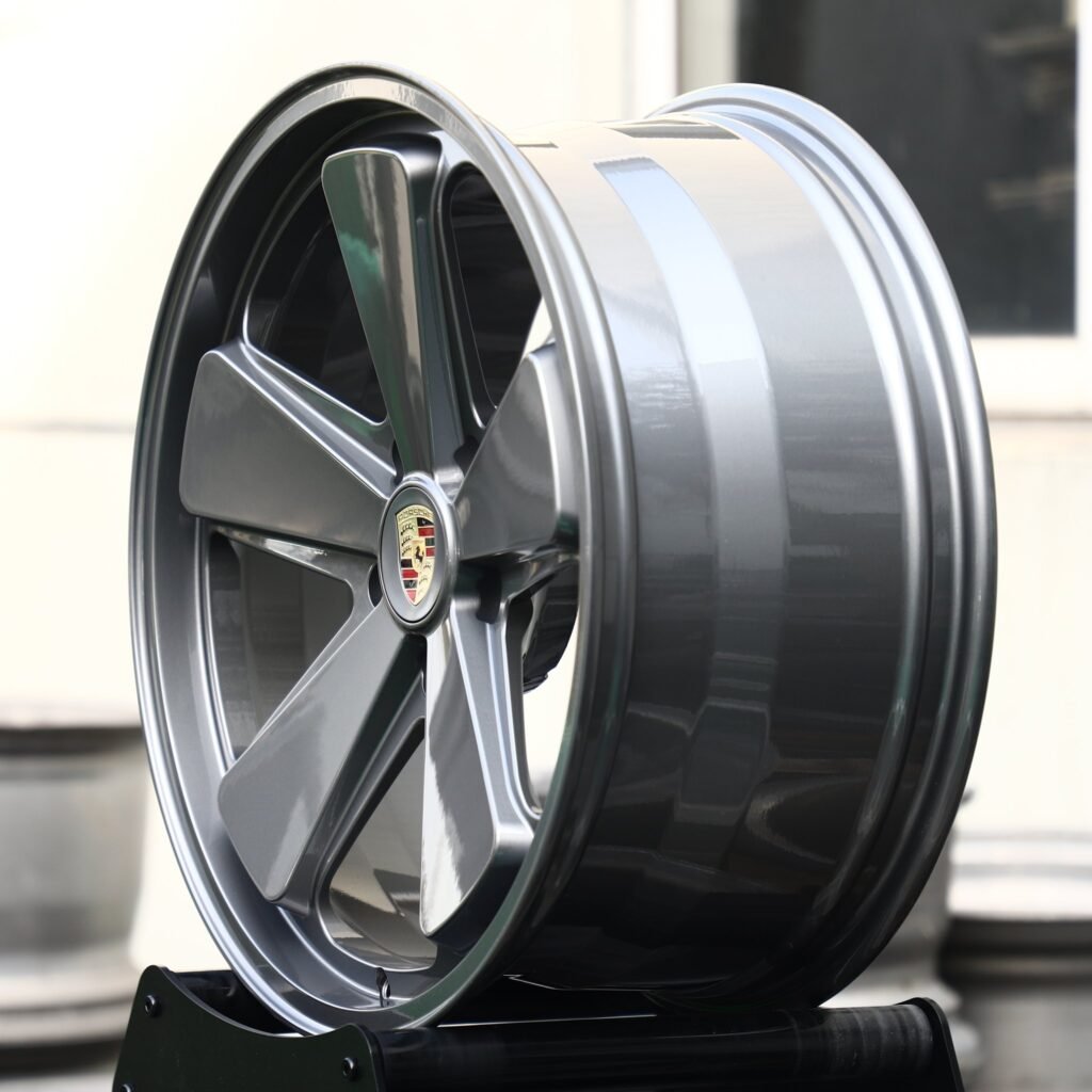 Porsche 911 wheels – Matte Silver 5-Spoke (Porsche OEM-Style), lip and barrel detail