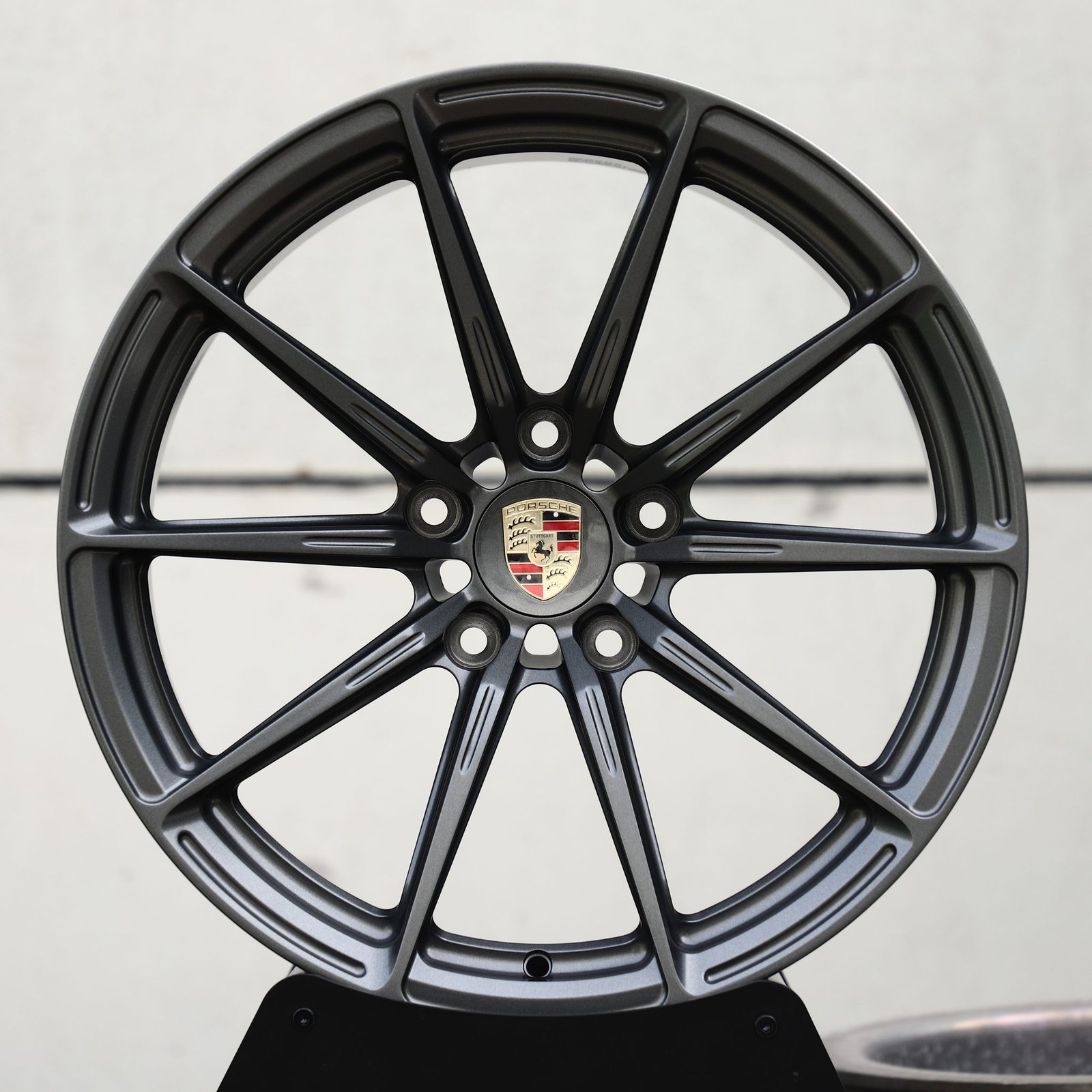 Porsche 911 wheels – Metallic Gray 10-Spoke (Porsche OEM-Style), front view
