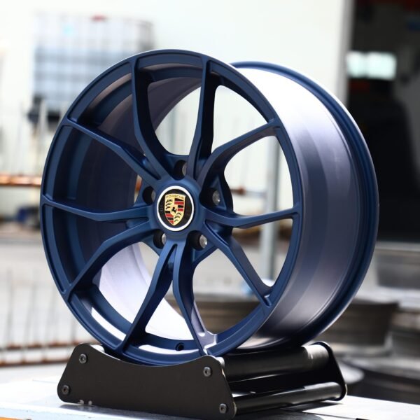 Porsche 911 wheels – Matte Blue Petal, front view