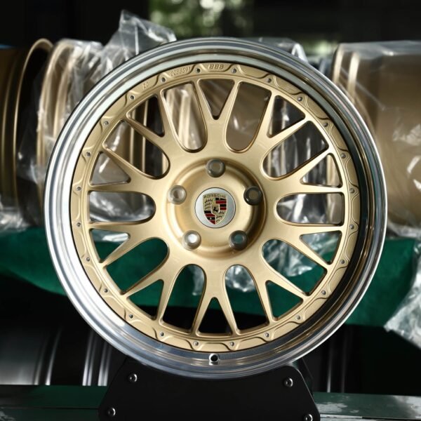 Porsche 911 wheels – Gold 2-Piece 10 Y-Spoke, front view