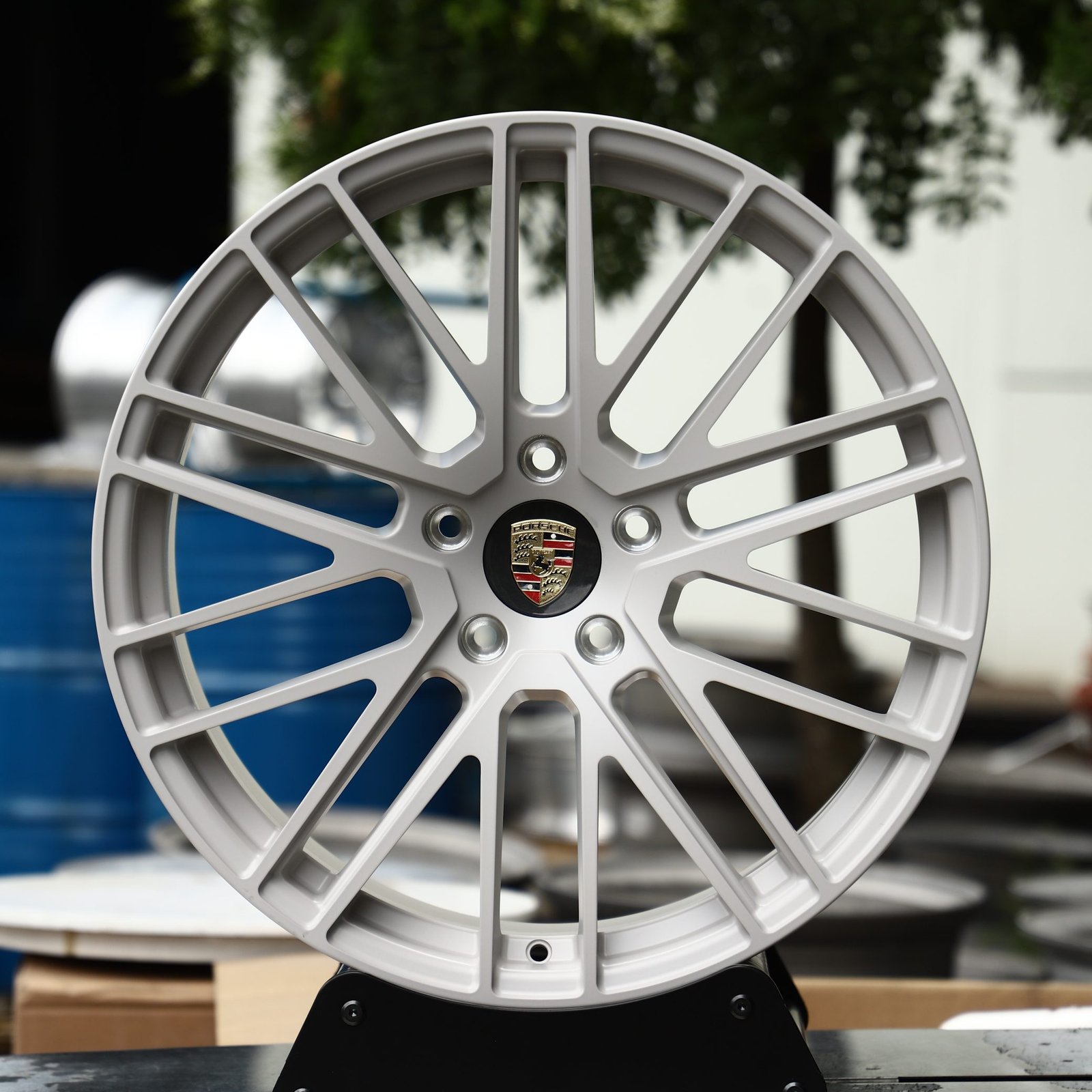 Porsche 911 wheels – Gray 10 Y-Spoke, front view