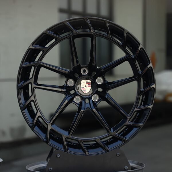 Porsche 911 wheels – Gloss Black Mesh, front view