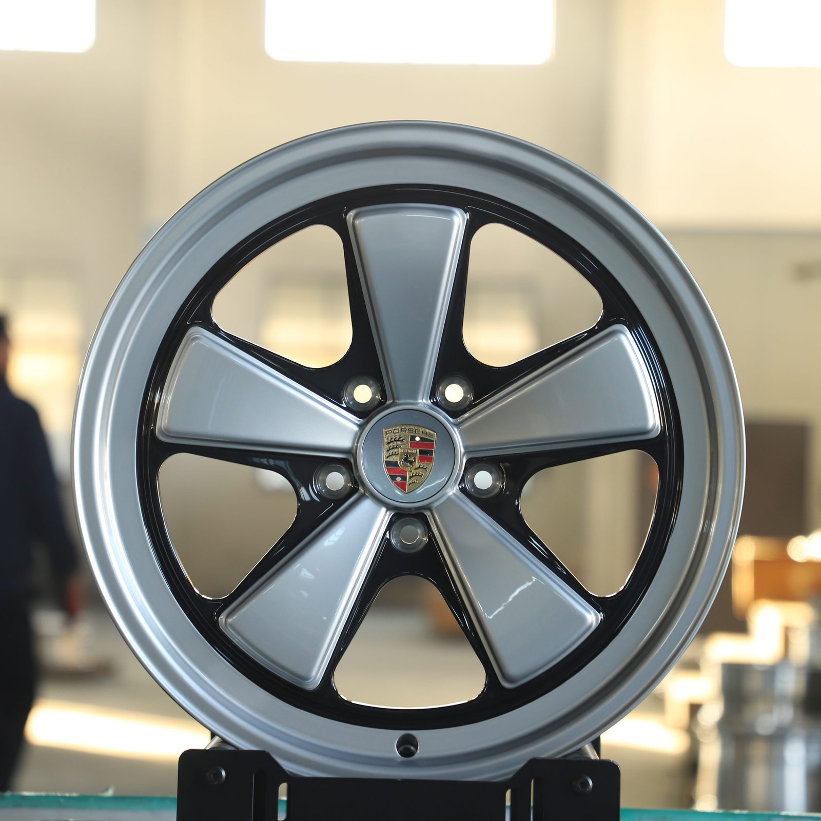 Porsche 911 wheels – Matte Silver 5-Spoke, front view