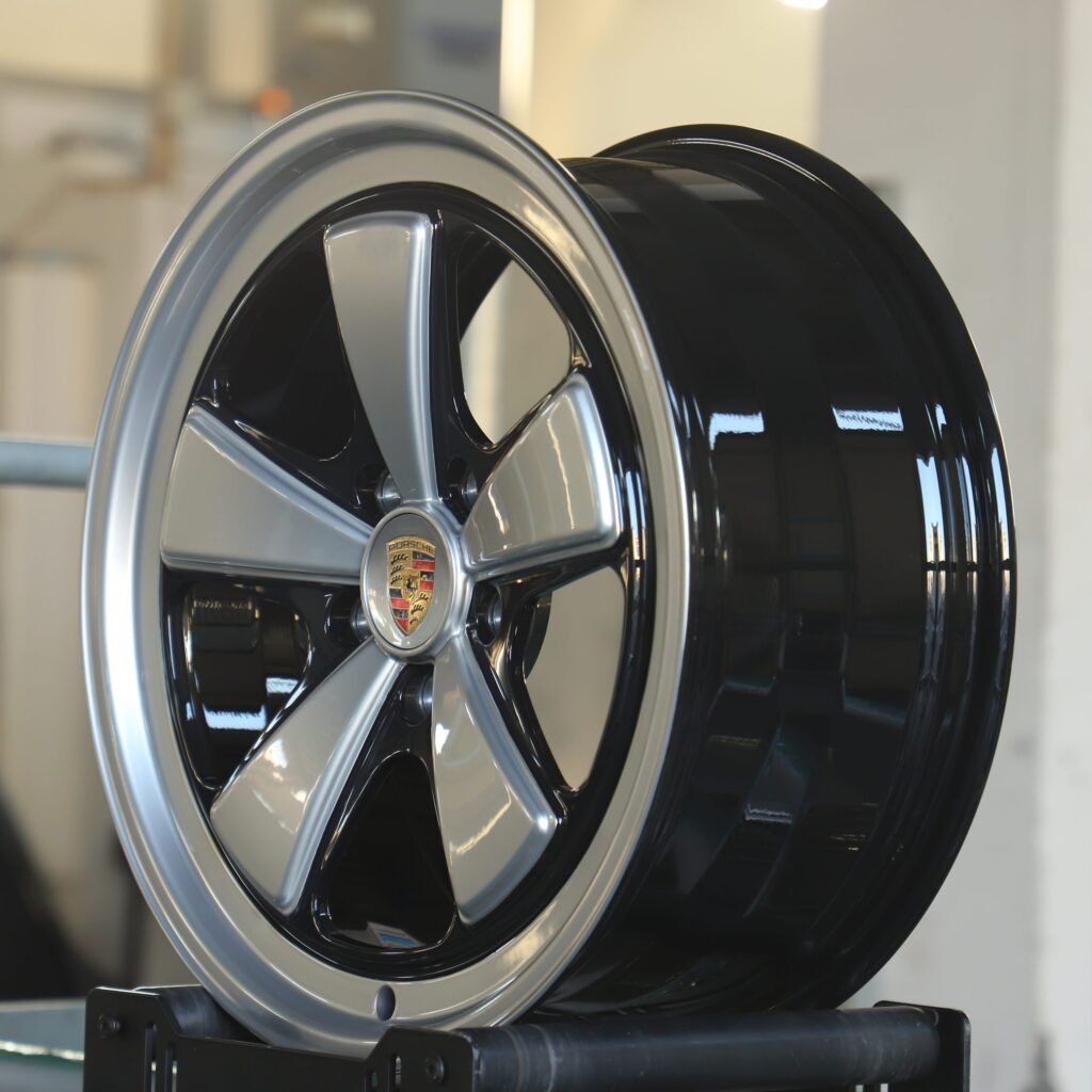 Lamborghini Urus wheels – Matte Silver 5-Spoke, lip and barrel detail