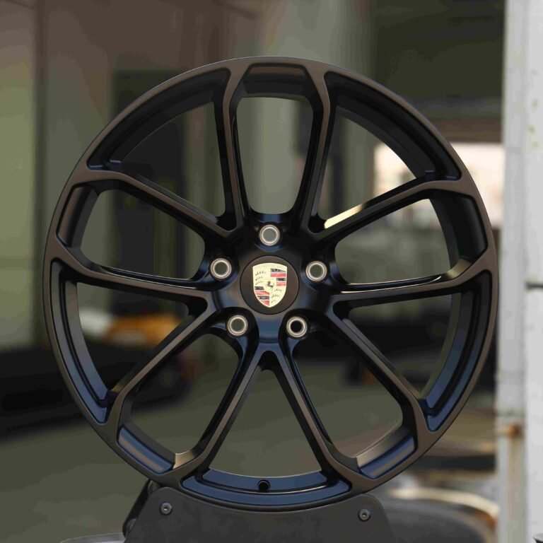 Кованые диски на Porsche Cayenne — Кованый диск — «лепестки», серебристый
