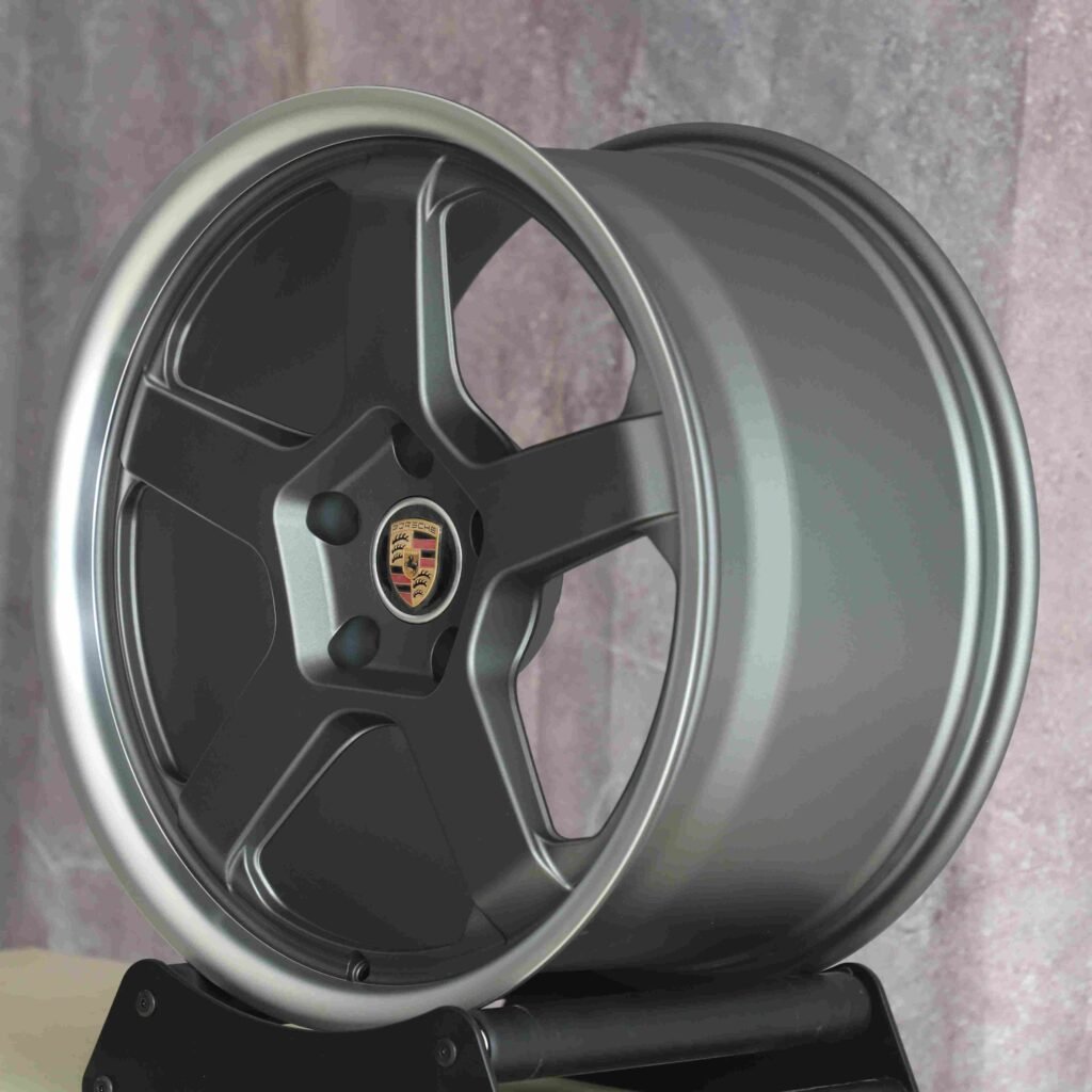 Lamborghini Urus wheels – Metallic Gray 5-Spoke Deep Lip, lip and barrel detail