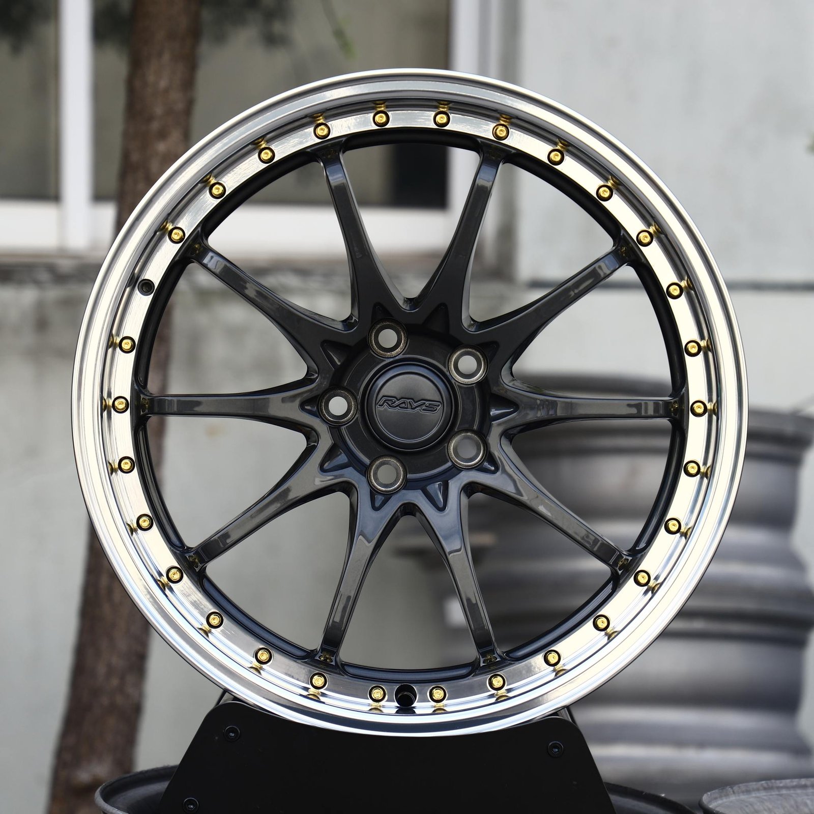 Porsche 911 wheels – Gloss Black 10-Spoke Polished Lip (Rays-Style), front view