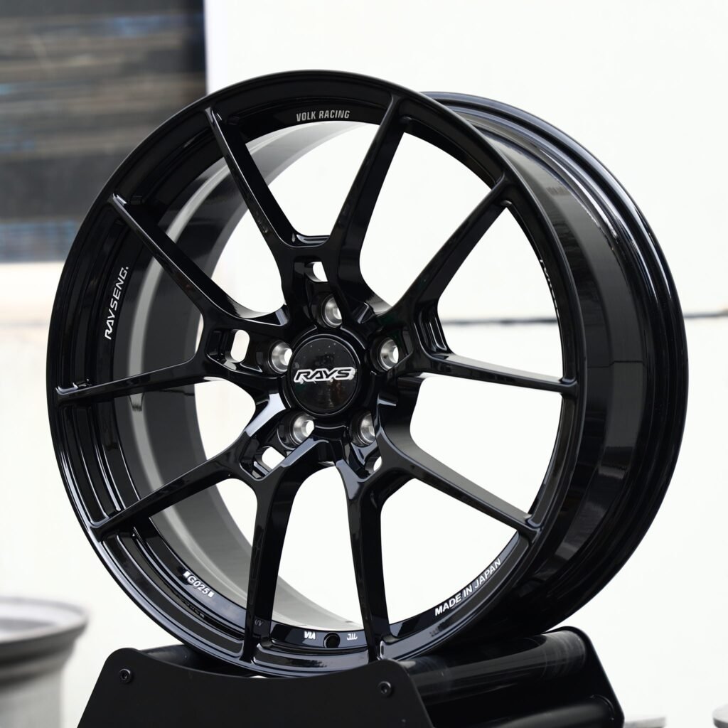 BMW M3 wheels – Gloss Black 5 Y-Spoke (Rays-Style), angled view