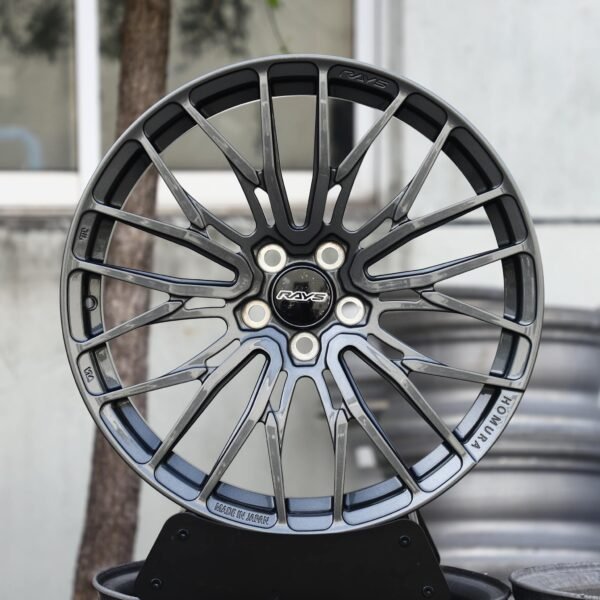 Porsche 911 wheels – Gunmetal Mesh Multi-Spoke (Rays-Style), front view