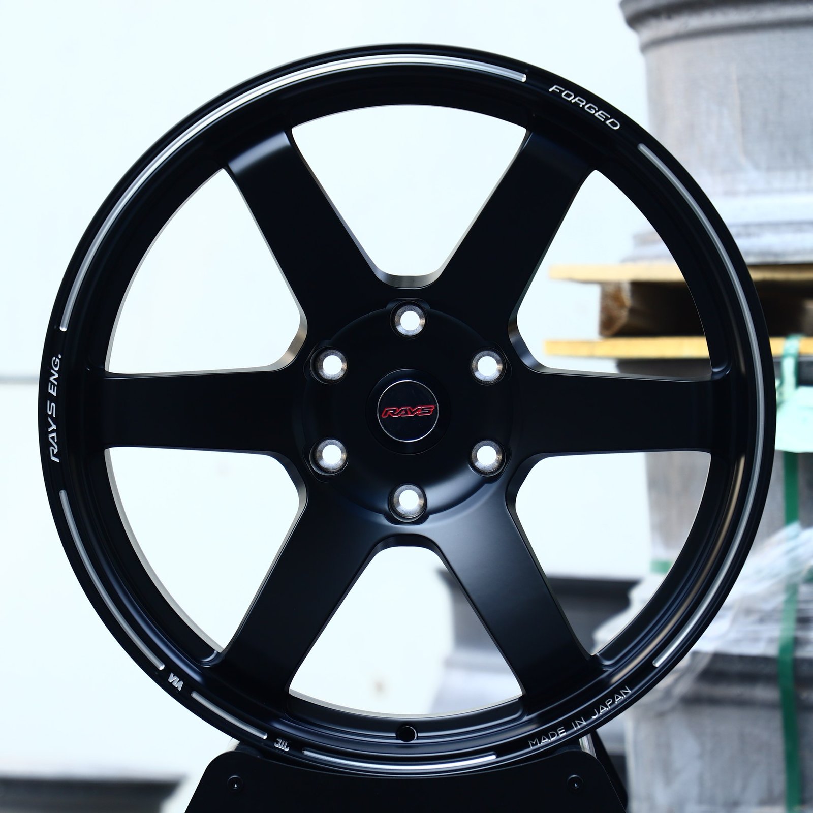 Chevrolet Silverado 1500 wheels – Matte Black 6-Spoke (Rays-Style), front view