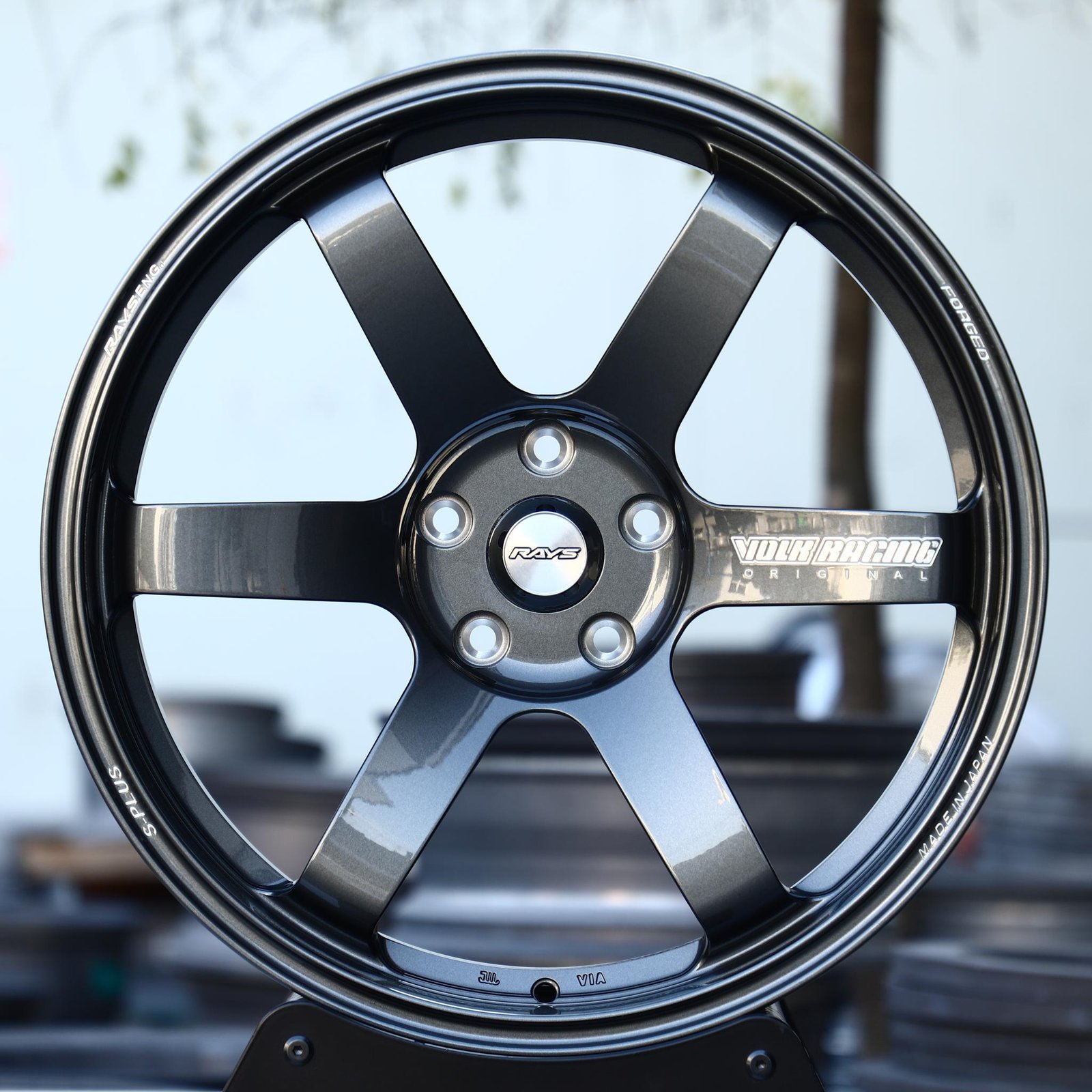 Toyota GR86 wheels – Bright Gray 6-Spoke (Rays Volk Racing TE37-Style), front view