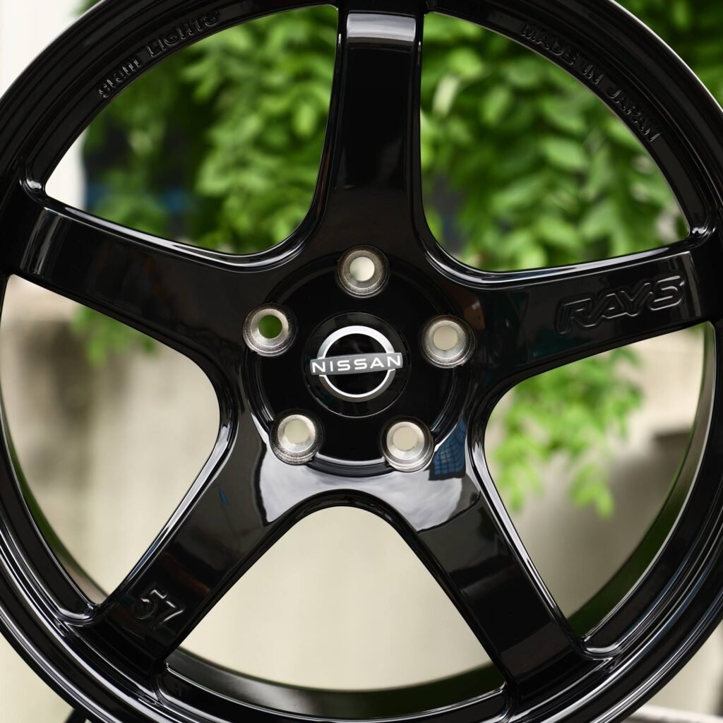Rays Volk Racing Gloss Black 5-Spoke Deep Lip Forged Wheels - Nissan GT-R / Nissan 370Z Fitment (5-Lug) view 4