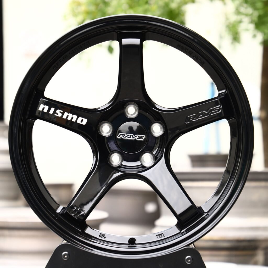 Nissan 370Z wheels – Rays Volk Racing Gloss Black 5-Spoke, front view