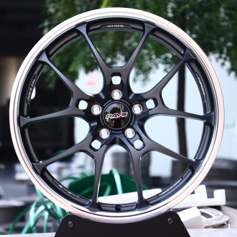 Nissan 370Z wheels – Rays Volk Racing Gloss Black 5 Y-Spoke Wide Lip, front view