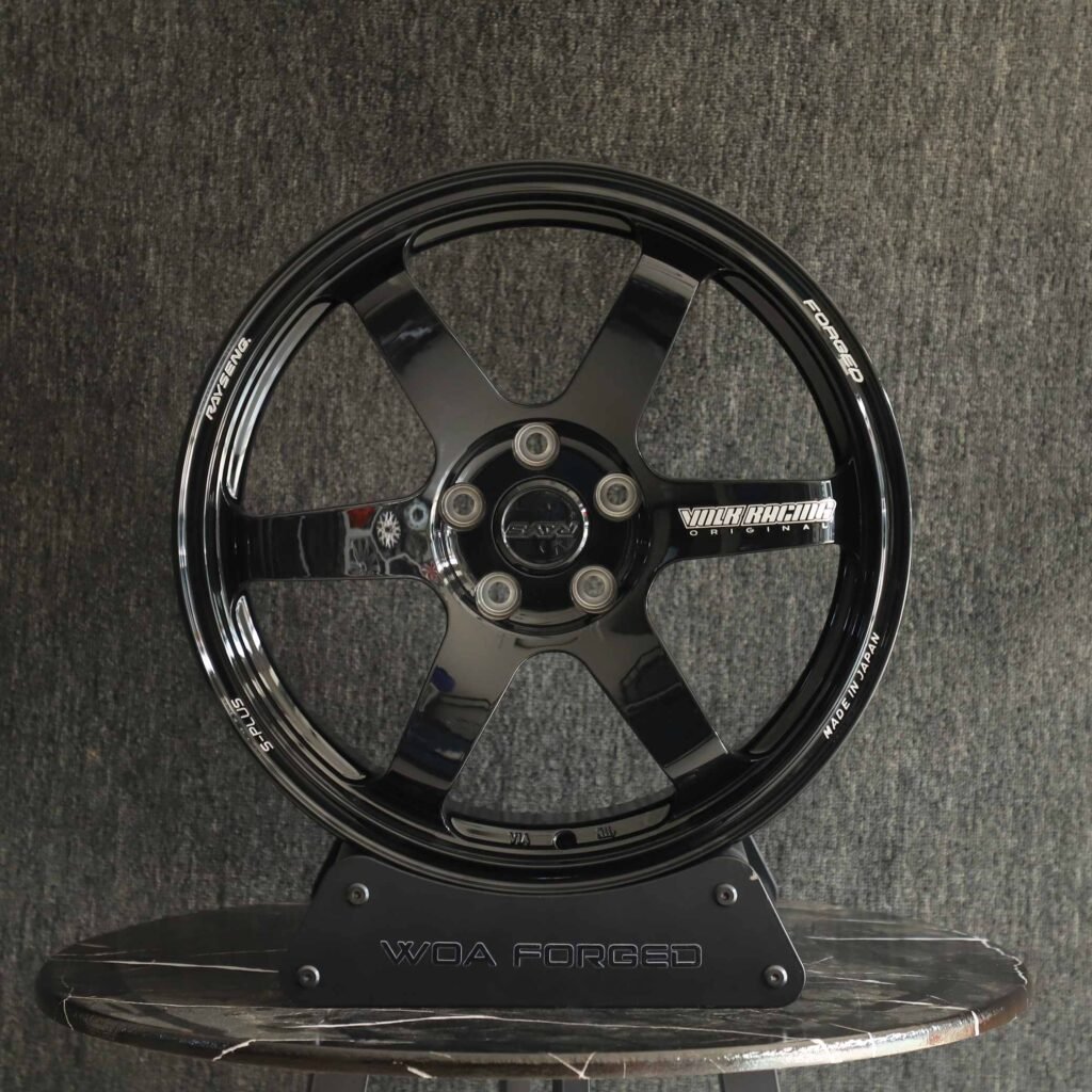 BMW M3 wheels – Gloss Black 6-Spoke (Rays Volk Racing TE37-Style), front view