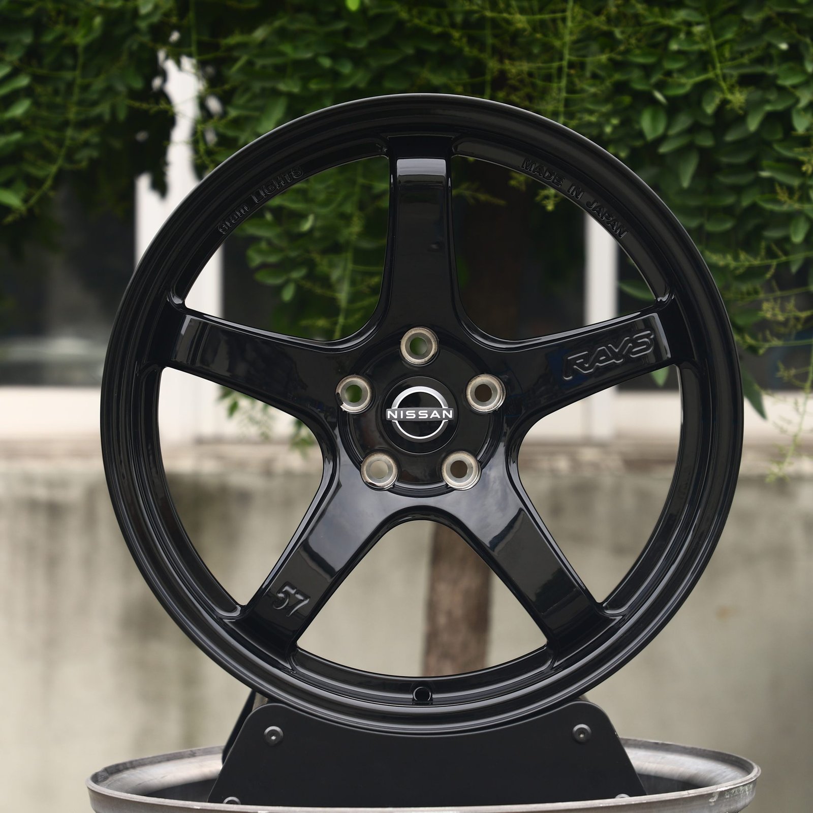 Nissan GT-R wheels – Rays Volk Racing Gloss Black Custom, front view