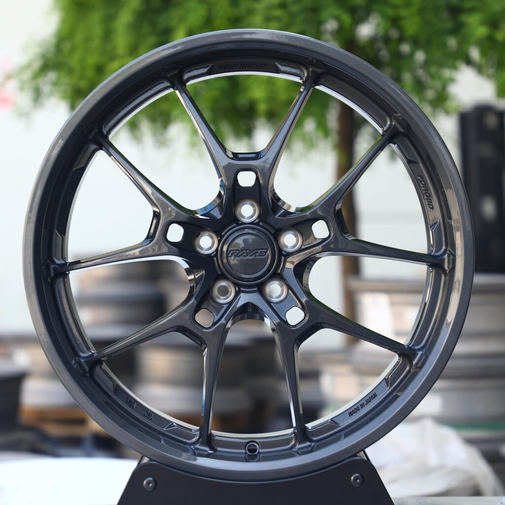 Nissan 370Z wheels – Rays Volk Racing Gloss Black / Gunmetal 5 Y-Spoke Deep Lip, front view