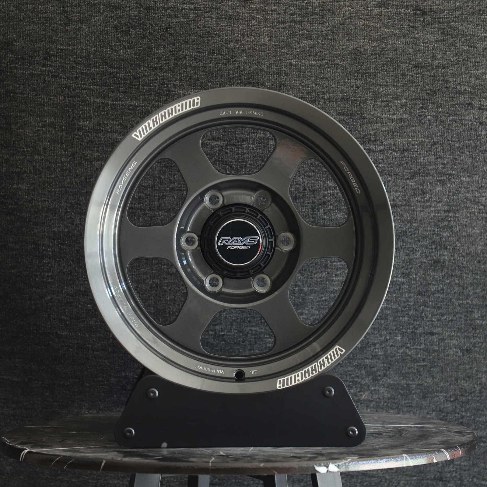 Ram 2500 wheels – Rays Volk Racing Gloss Black / Gunmetal Deep Lip, front view
