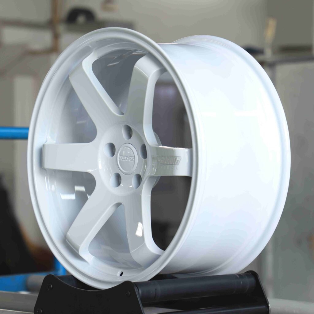 Nissan GT-R R35 wheels – Silver 6-Spoke (Rays-Style), lip and barrel detail