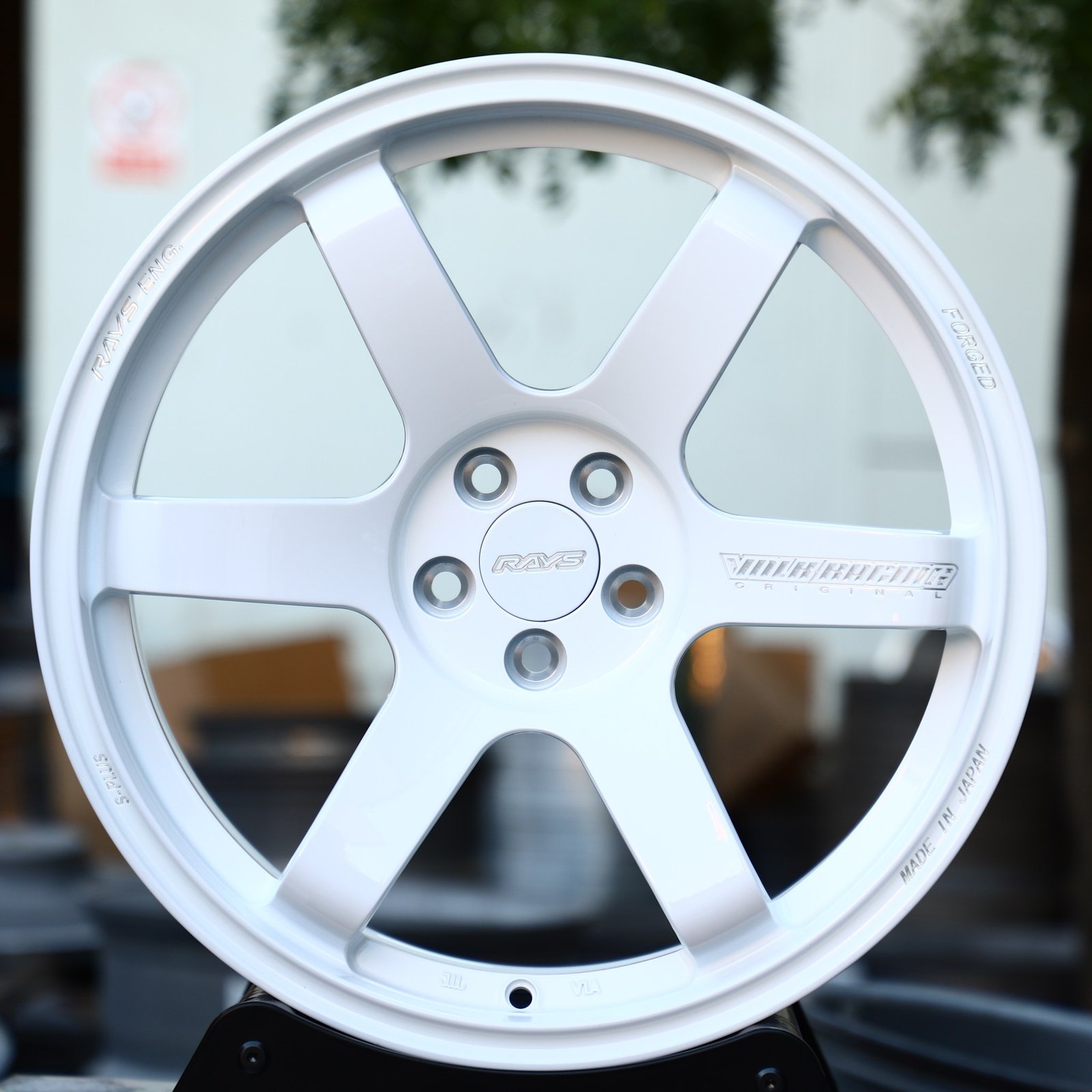 Toyota GR86 wheels – Gloss White 6-Spoke (Rays Volk Racing TE37-Style), front view