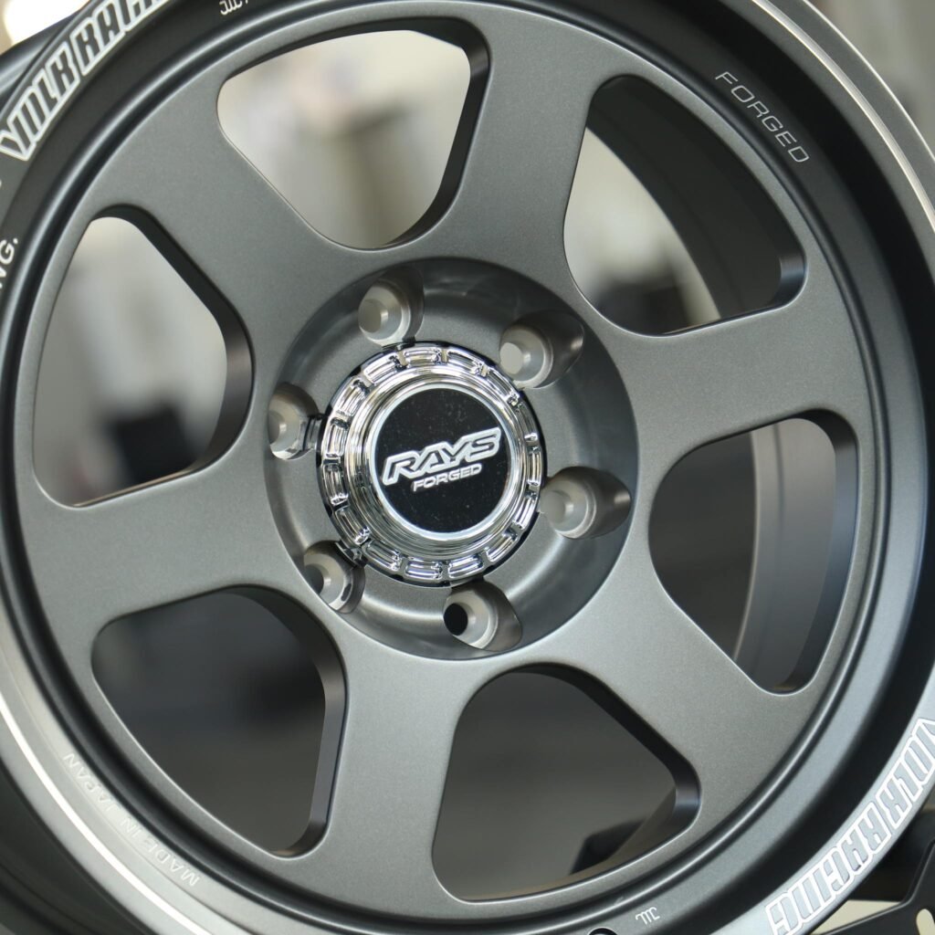Chevrolet Silverado 1500 wheels – Rays Volk Racing Gray Deep Lip, lip and barrel detail
