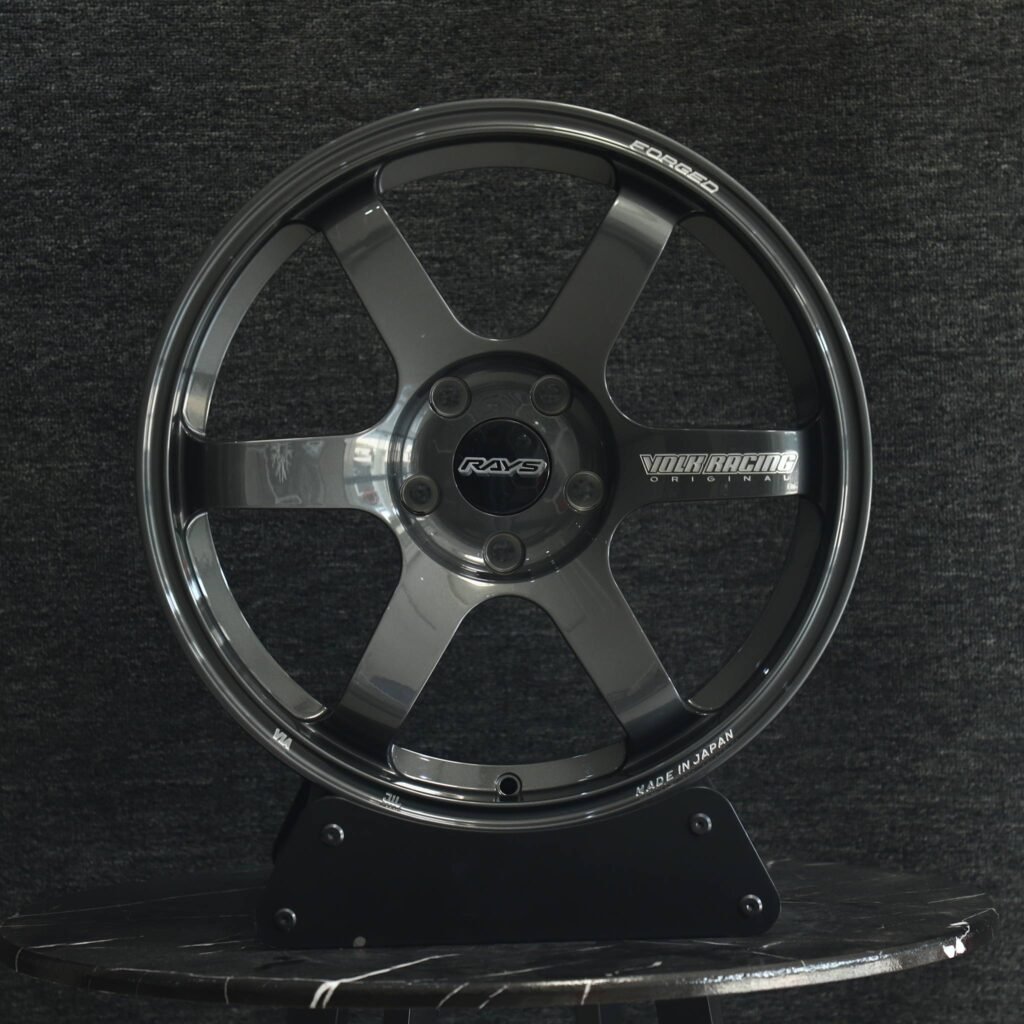 Toyota GR86 wheels – Gloss Black / Gunmetal 6-Spoke (Rays Volk Racing TE37-Style), front view
