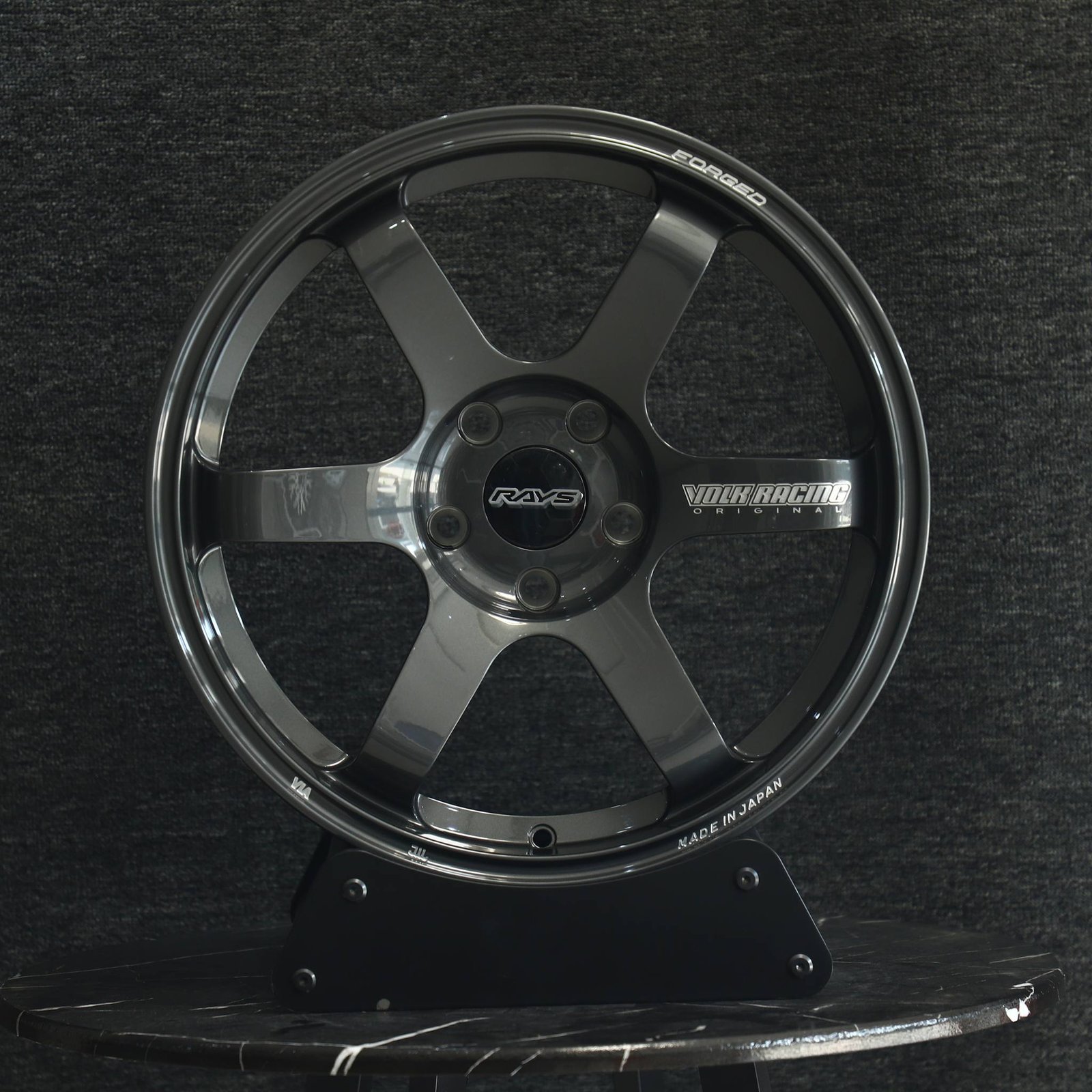 Toyota GR86 wheels – Gloss Black / Gunmetal 6-Spoke (Rays Volk Racing TE37-Style), front view