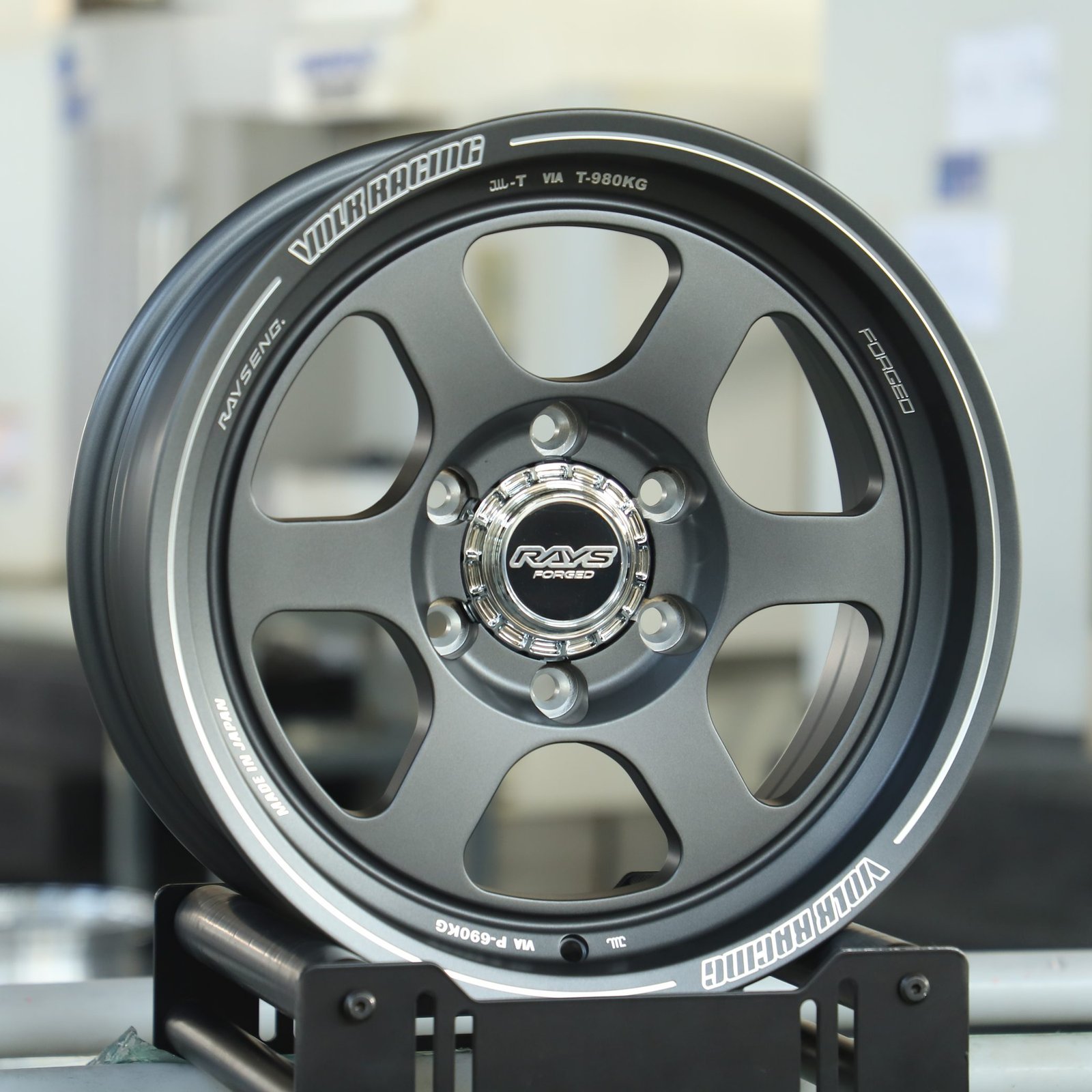Toyota GR86 wheels – Matte Gunmetal 6-Spoke (Rays Volk Racing TE37-Style), front view
