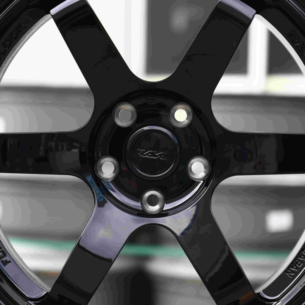 Nissan GT-R R35 wheels – Matte Silver (Rays Volk Racing TE37-Style), lip and barrel detail