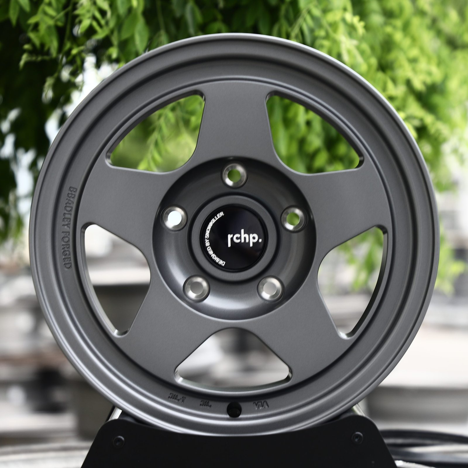 Jeep Wrangler wheels – Matte Gunmetal 5-Spoke Dish (RCHP-Style), front view