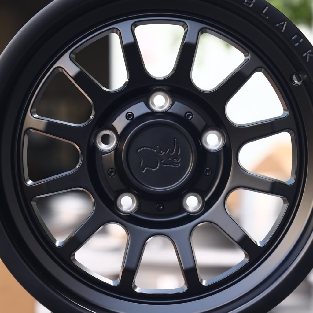 Jeep Gladiator wheels – Rhino Matte Black Deep Lip, lip and barrel detail