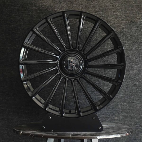 Rolls-Royce Ghost wheels – Gloss Black Multi-Spoke, front view