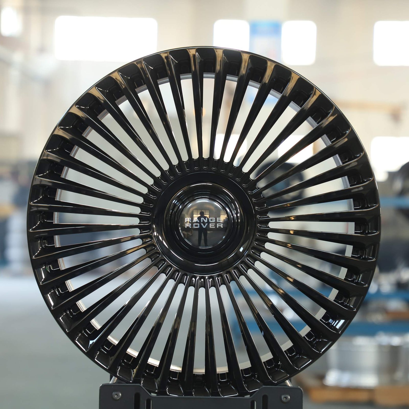 Rolls-Royce Ghost wheels – Gloss Black Multi-Spoke, front view