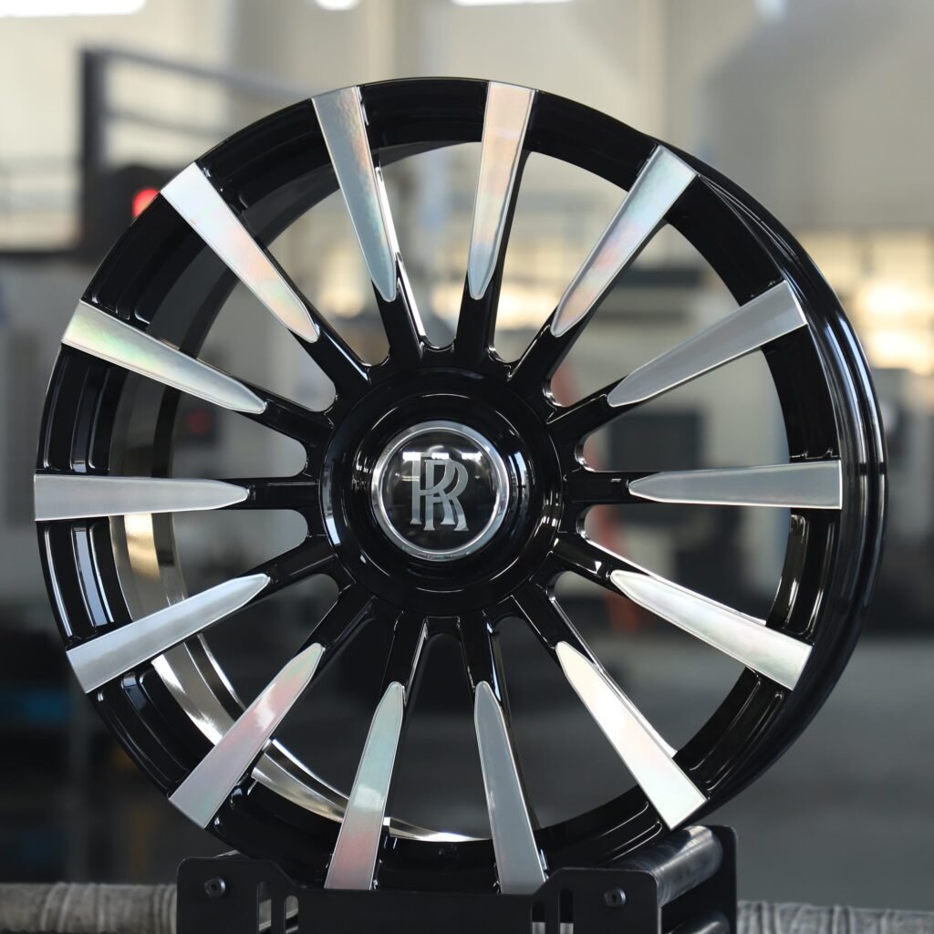 Rolls-Royce Phantom wheels – Gloss Black Multi-Spoke Machined Face, angled view
