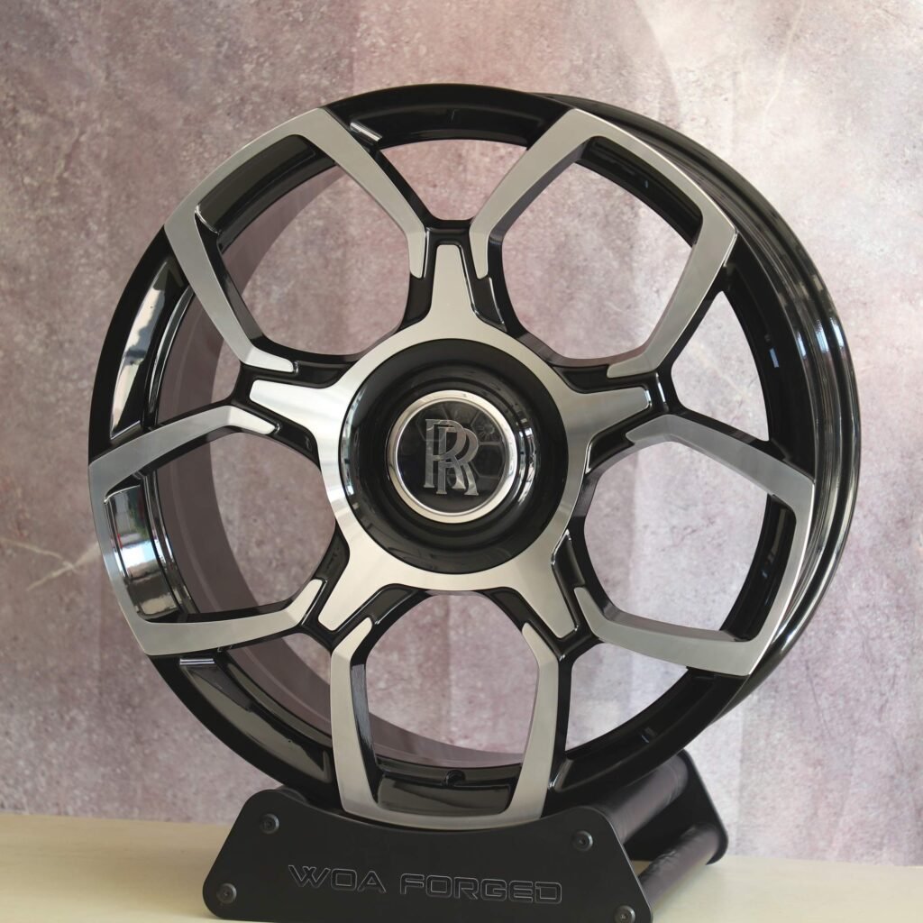 Rolls-Royce Phantom wheels – Matte Silver Petal-Spoke Machined Face, angled view