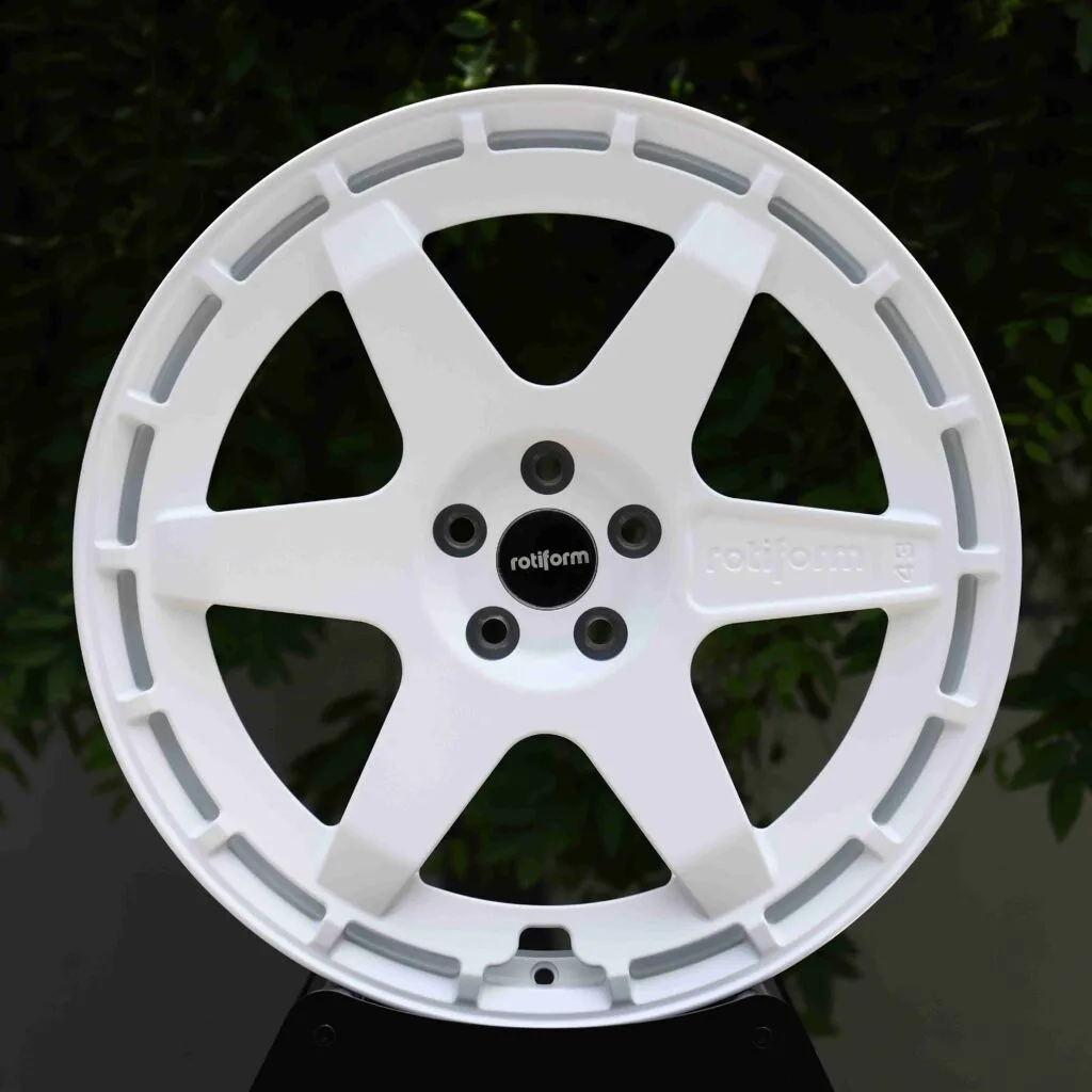 Volkswagen Golf GTI wheels – Gloss White 6-Spoke (Rotiform SIX-Style), front view