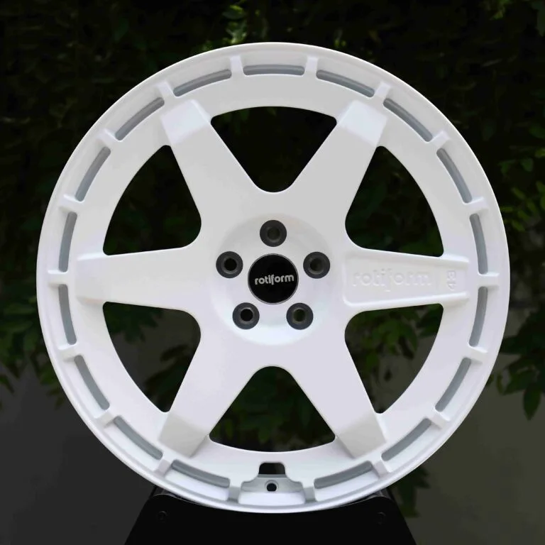 Volkswagen Golf GTI wheels – Gloss White 6-Spoke (Rotiform SIX-Style), front view