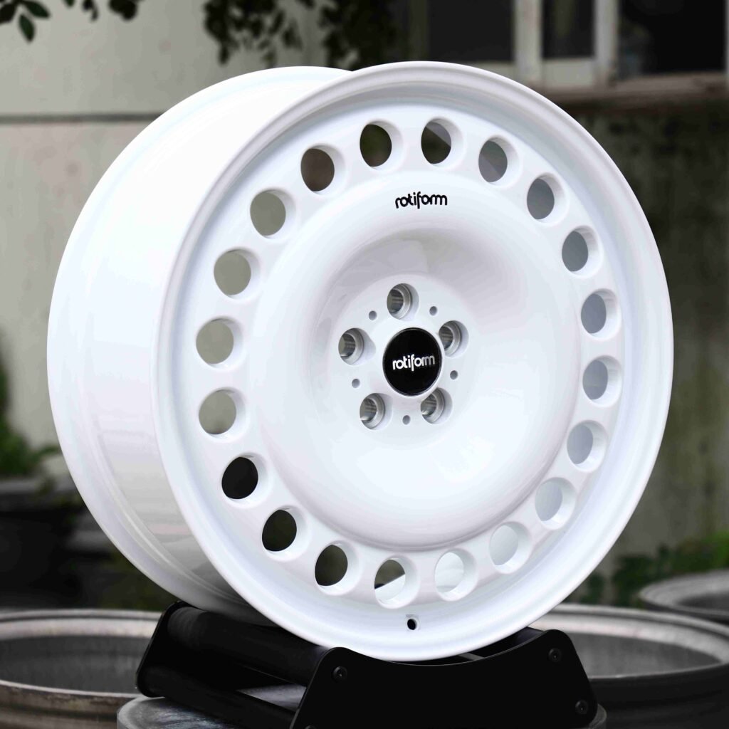 Audi RS3 wheels – Rotiform Gloss White Full-Face, angled view