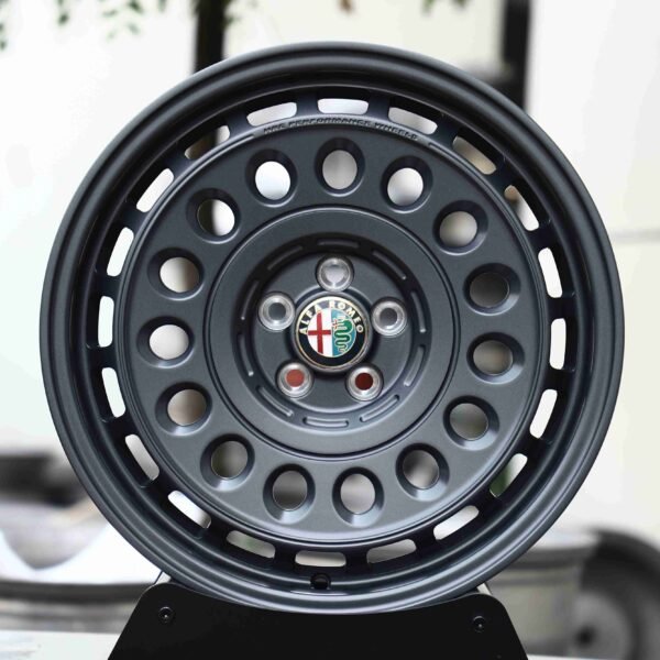 Alfa Romeo Giulia wheels – Matte Silver Semi-Full-Face (Alfa Romeo OEM-Style), front view