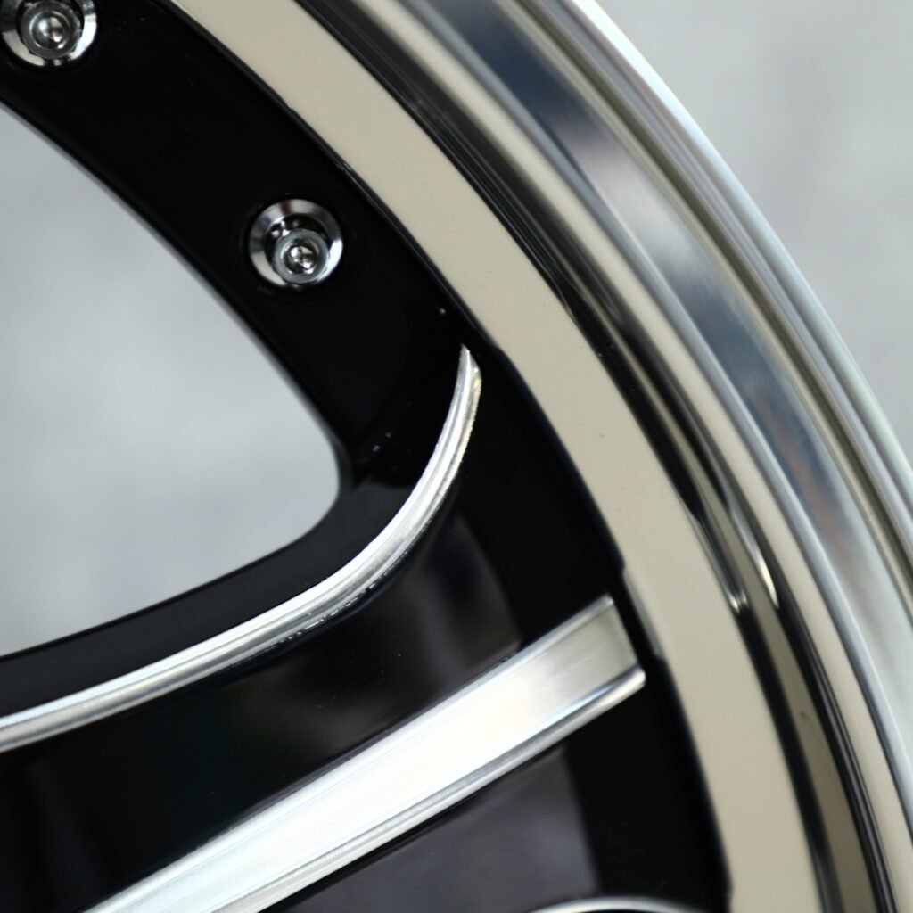 Audi A4 B9 wheels – Silver 2-Piece 5-Star Spoke Deep Lip, lip and barrel detail