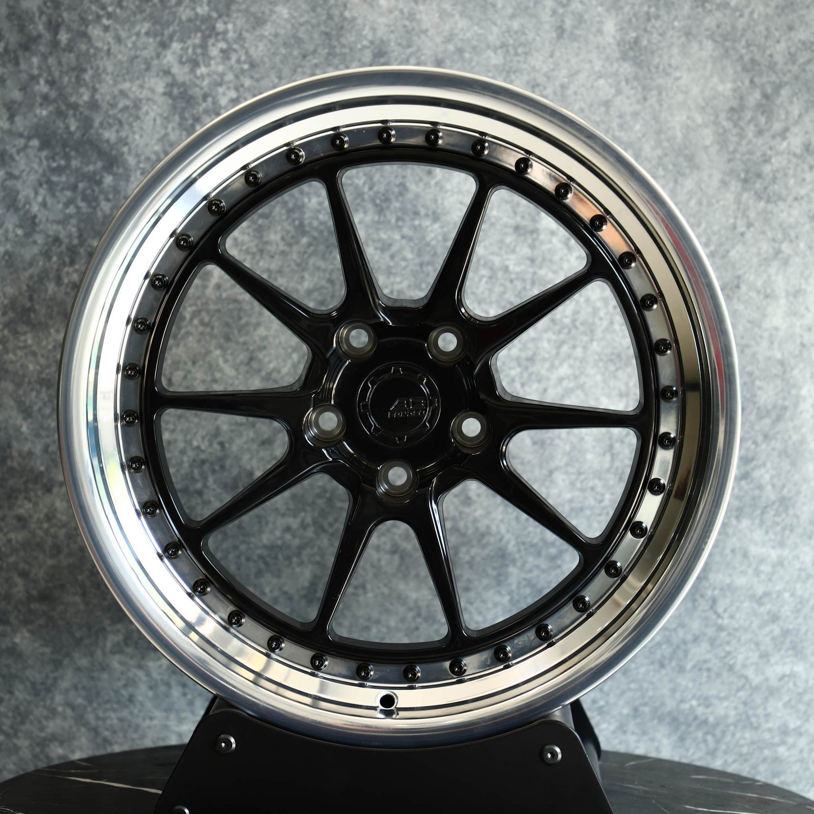 Audi A6 wheels – Silver 2-Piece Deep Lip Riveted, front view