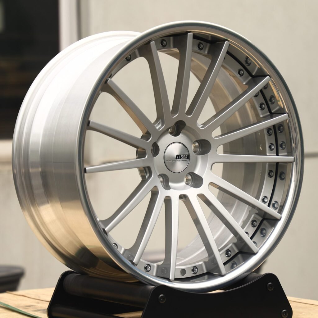 BMW 5 Series wheels – Silver 2-Piece, angled view