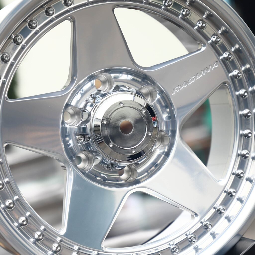 Chevrolet Silverado 1500 wheels – Silver 5-Star Spoke Faux Rivet, lip and barrel detail
