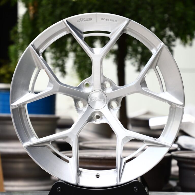 Audi A6 wheels – Silver 5 Y-Spoke Brushed, front view